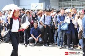 Lowongan Banyak, Tapi Susah Dapat Kerja? Ini Kata Pengamat!